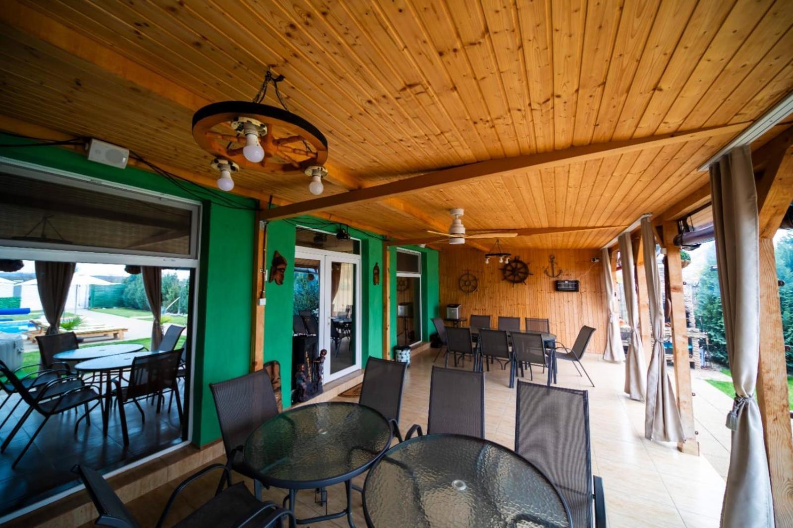 Danube Home Ostrovu Corbului Dış mekan fotoğraf